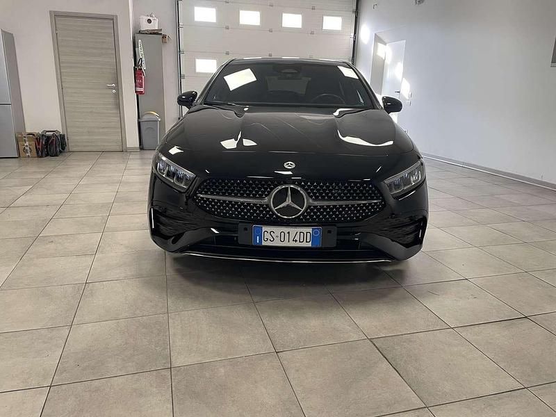 Usata Mercedes A250 AMG Line Premium 163 CV (119 kW) 2023 Nero Berlina