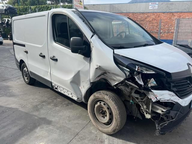 Usata Renault Trafic 120 CV (88 kW) 2015 Bianco pastello Monovolume