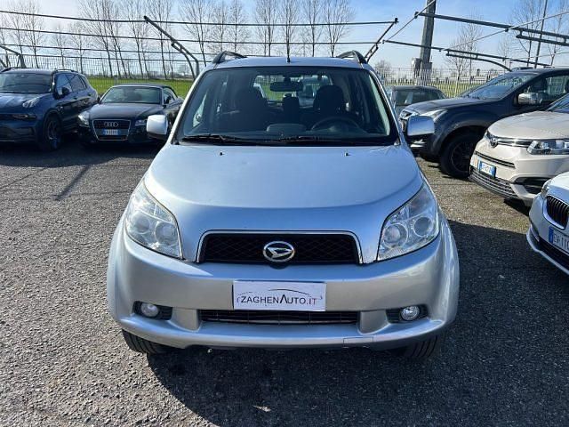 Usata Daihatsu Terios 86 CV (63 kW) 2006 Argento SUV