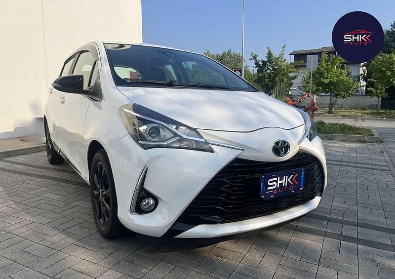 Second-hand Toyota Yaris Active 72 CP (52 kW) 2019 Alb Berlinǎ