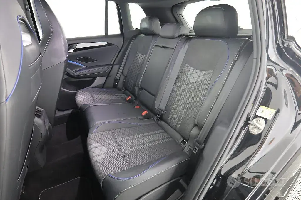 Usata VW Tiguan R 150 CV (110 kW) 2025 Nero mythos SUV