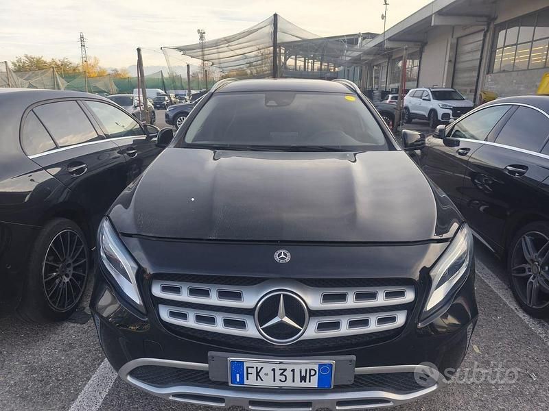 Usata Mercedes GLA200 136 CV (100 kW) 2017 Nero SUV