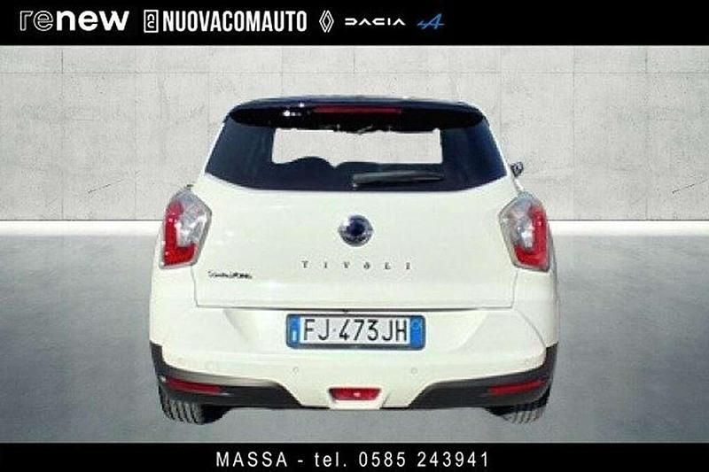 Usata Ssangyong (KGM) Tivoli 116 CV (85 kW) 2017 Bianco SUV