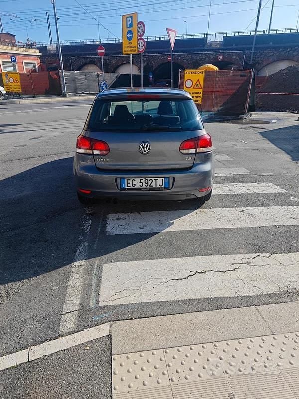 Usata VW Golf VI Highline 122 CV (89 kW) 2011 Grigio Utilitaria