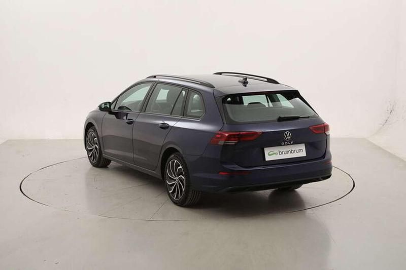 Usata VW Golf VIII Life 116 CV (85 kW) 2022 Blu Station wagon