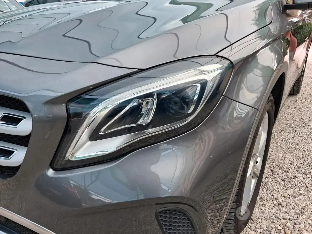 Usata Mercedes GLA200 136 CV (100 kW) 2018 Grigio SUV