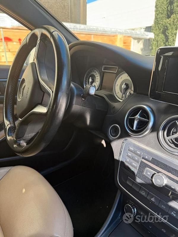 Usata Mercedes A180 Premium 109 CV (80 kW) 2014 Bianco Berlina