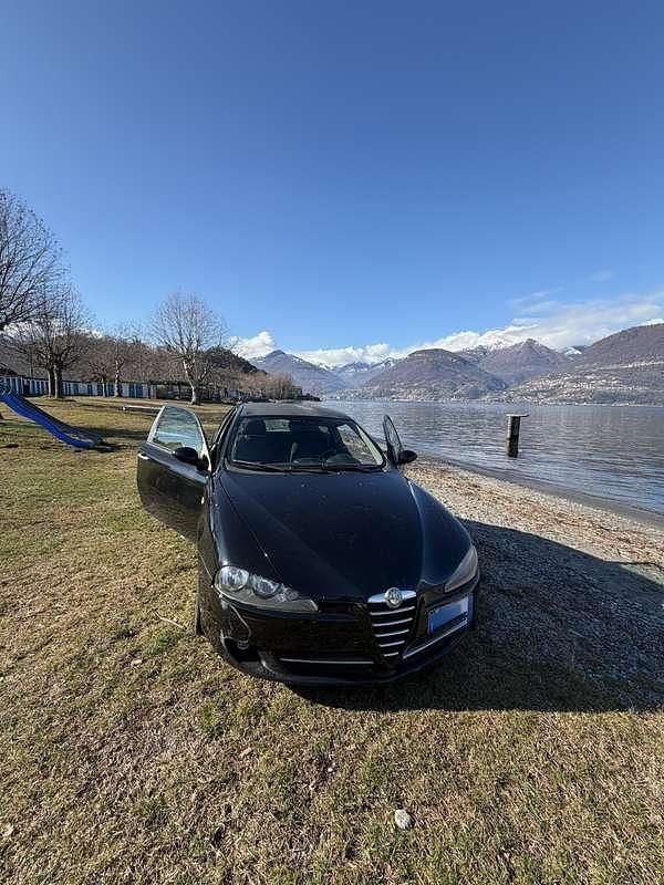 Usata 2007 Alfa Romeo 147 Distinctive Utilitaria | 2300 € (Buon prezzo) - Immagine 1/4