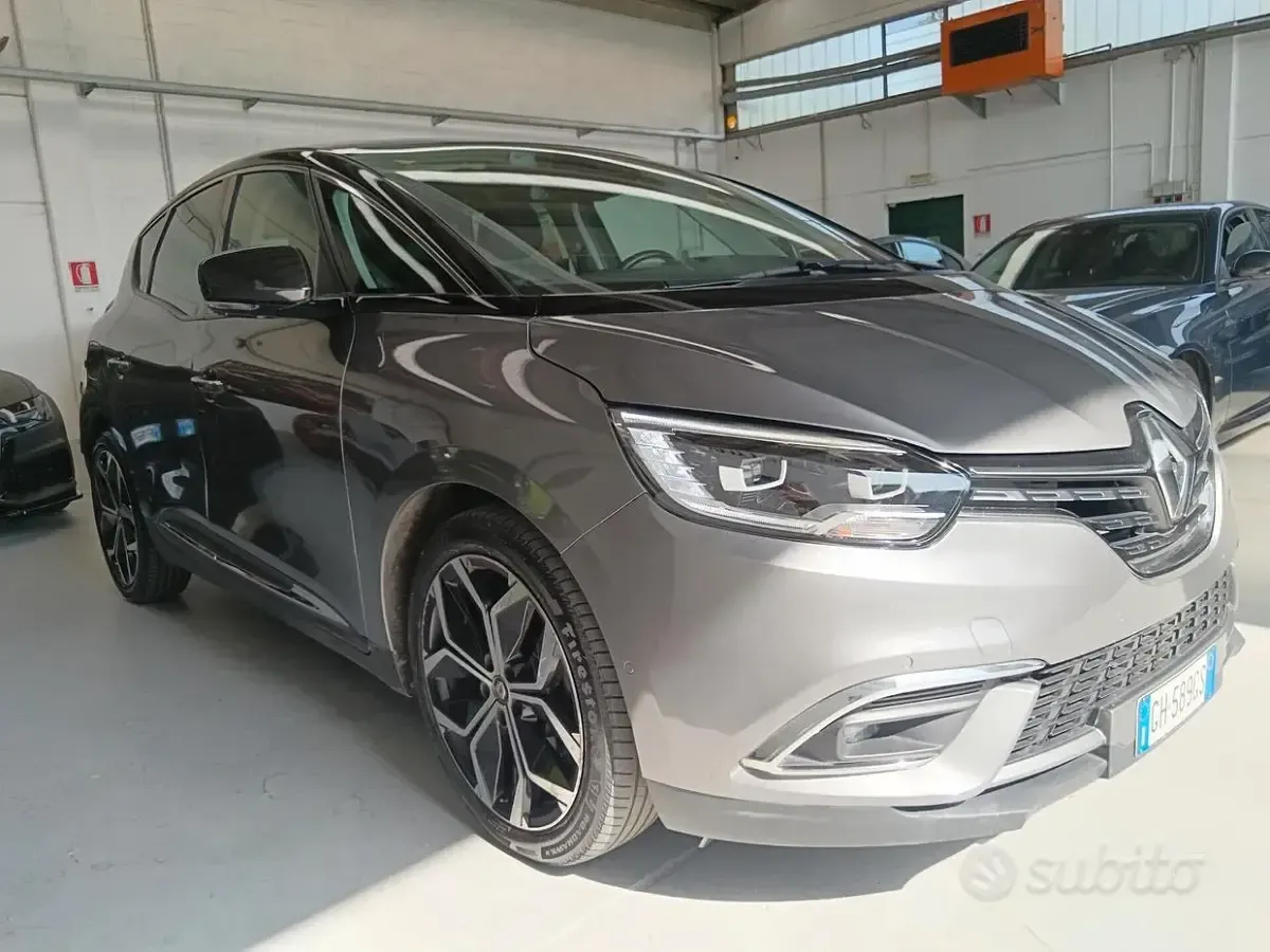 Usata Renault Scénic IV Intens 140 CV (102 kW) 2021 Grigio Monovolume