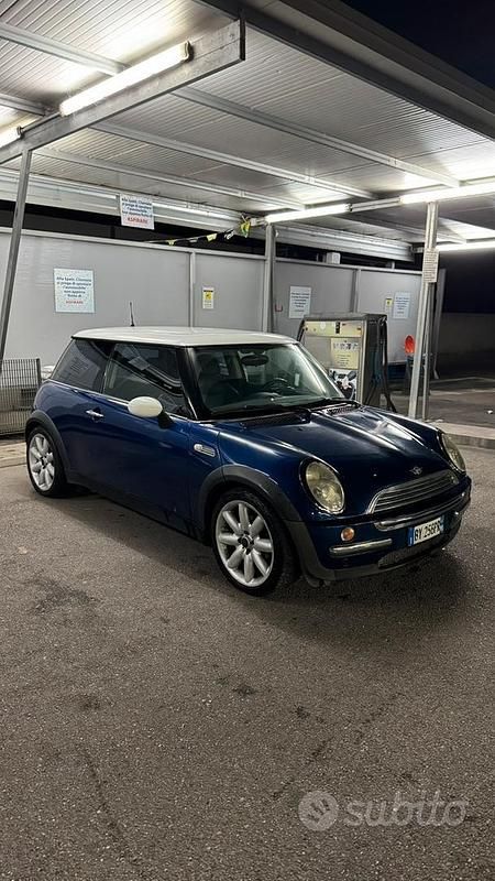 Blu Usata 2004 Mini Cooper Due volumi | 2000 € (Ottimo prezzo) - Immagine 1/3