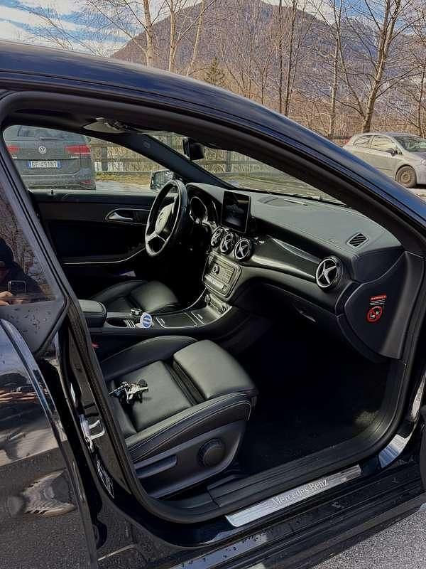 Usata Mercedes CLA220 170 CV (125 kW) 2018 Berlina