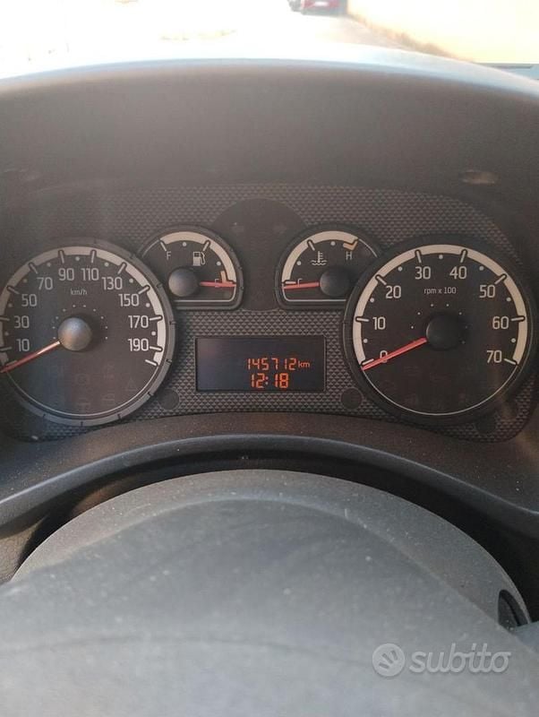 Usata Fiat Panda 77 CV (56 kW) 2010 Giallo Monovolume