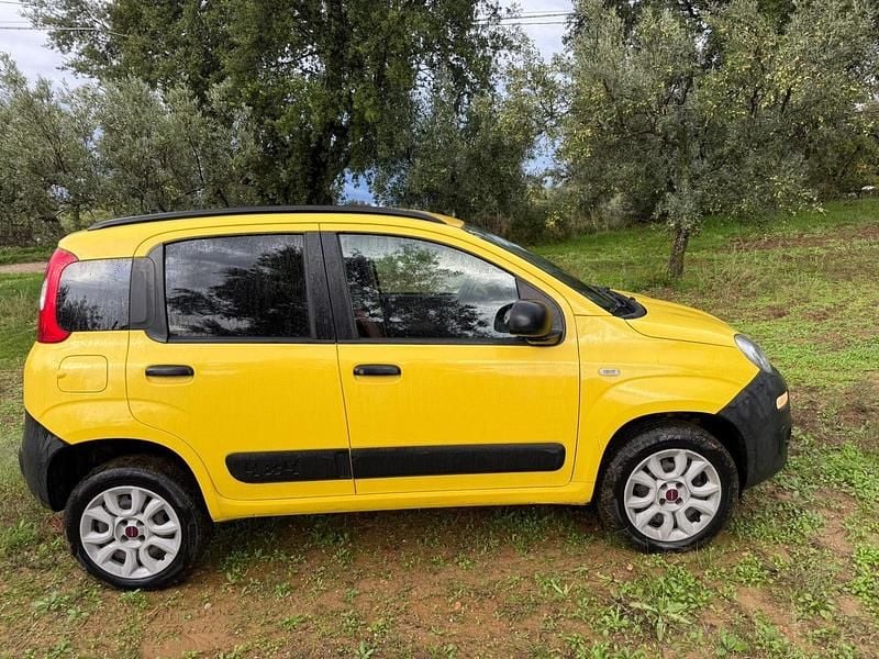 Usata Fiat Panda 4x4 S 95 CV (69 kW) 2014 Giallo Utilitaria