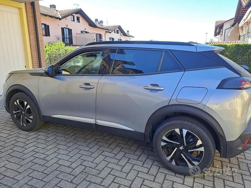 Begagnad Peugeot 2008 Allure 131 HK (96 kW) 2021 Grå SUV