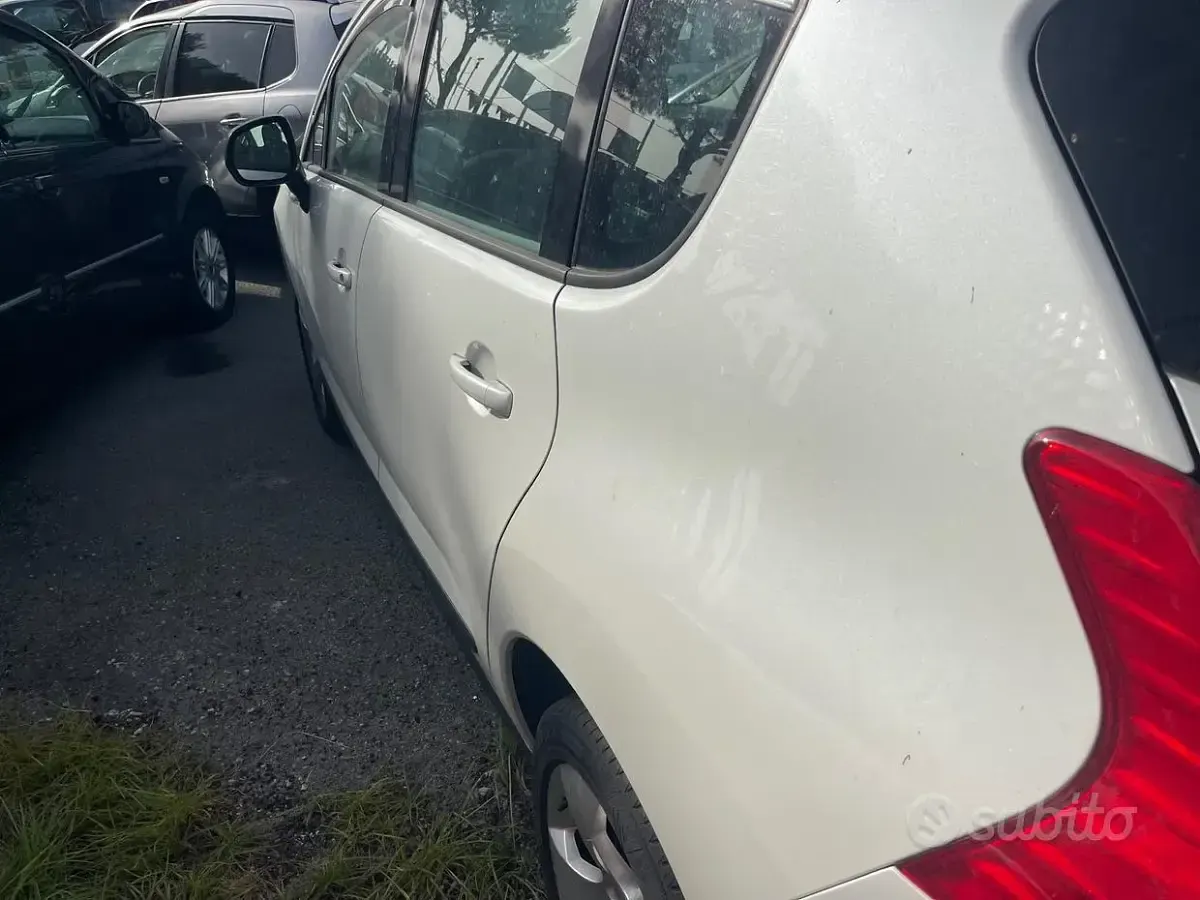 Usata Peugeot 3008 Premium 150 CV (110 kW) 2011 Bianco Station wagon