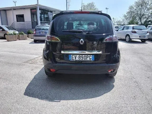 Käytetty Renault Scenic E-Tech 110 HP (80 kW) 2014 Musta Sedan