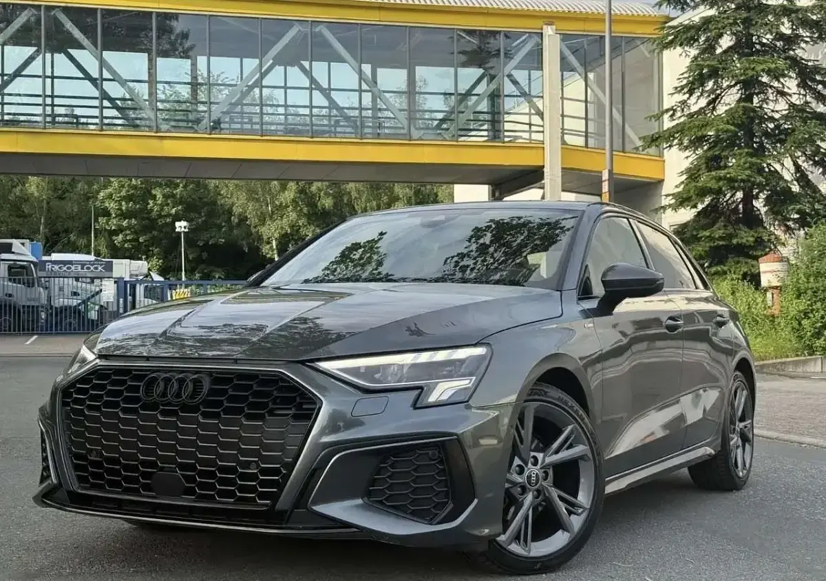 Usata Audi A3 S-Line 150 CV (110 kW) 2022 Daytonagrau Berlina