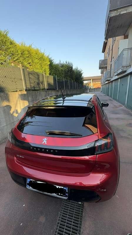 Usata Peugeot 208 GT-line 101 CV (74 kW) 2020 Utilitaria