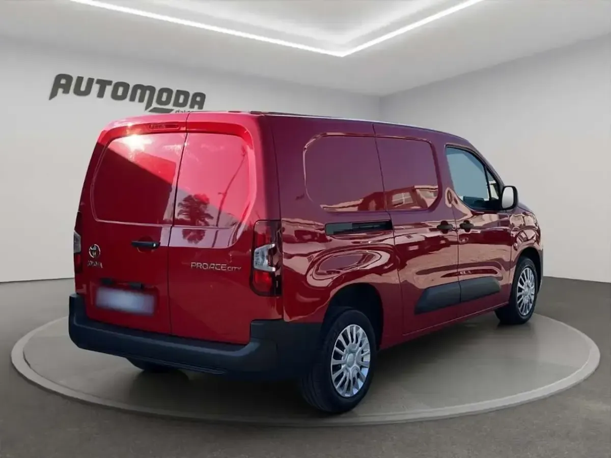 Usata Toyota Proace City City 102 CV (75 kW) 2022 Rosso Monovolume