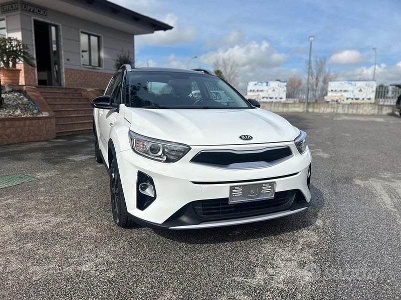Usata Kia Stonic Style 96 CV (70 kW) 2019 Bianco SUV