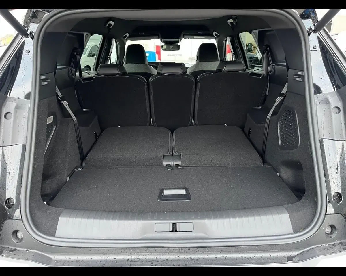 Nuova Peugeot 5008 GTi 136 CV (100 kW) 2025 Nero SUV
