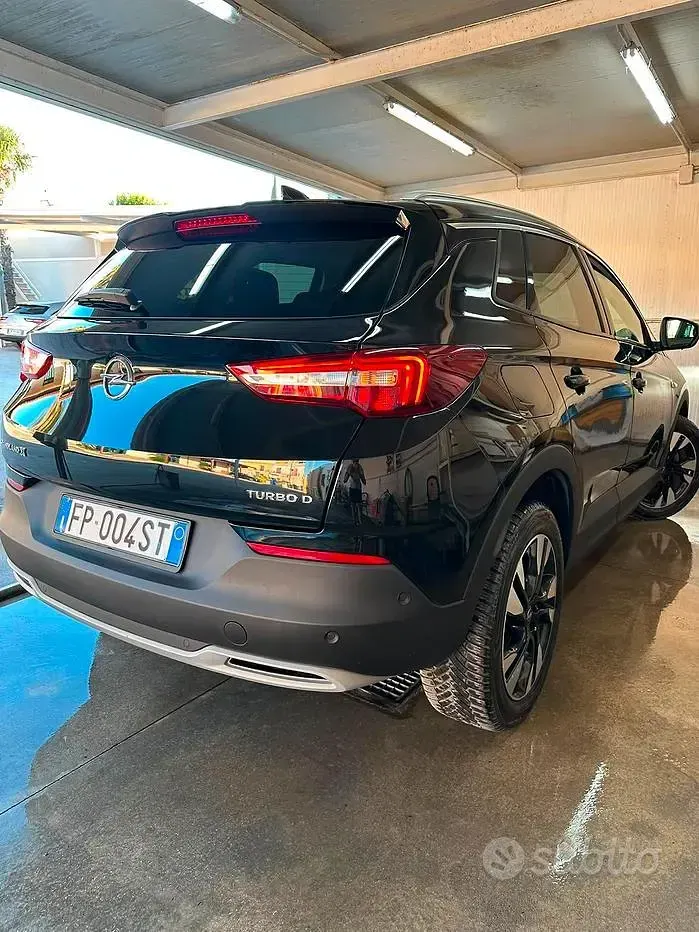 Usata Opel Grandland X Innovation 120 CV (88 kW) 2018 Nero SUV