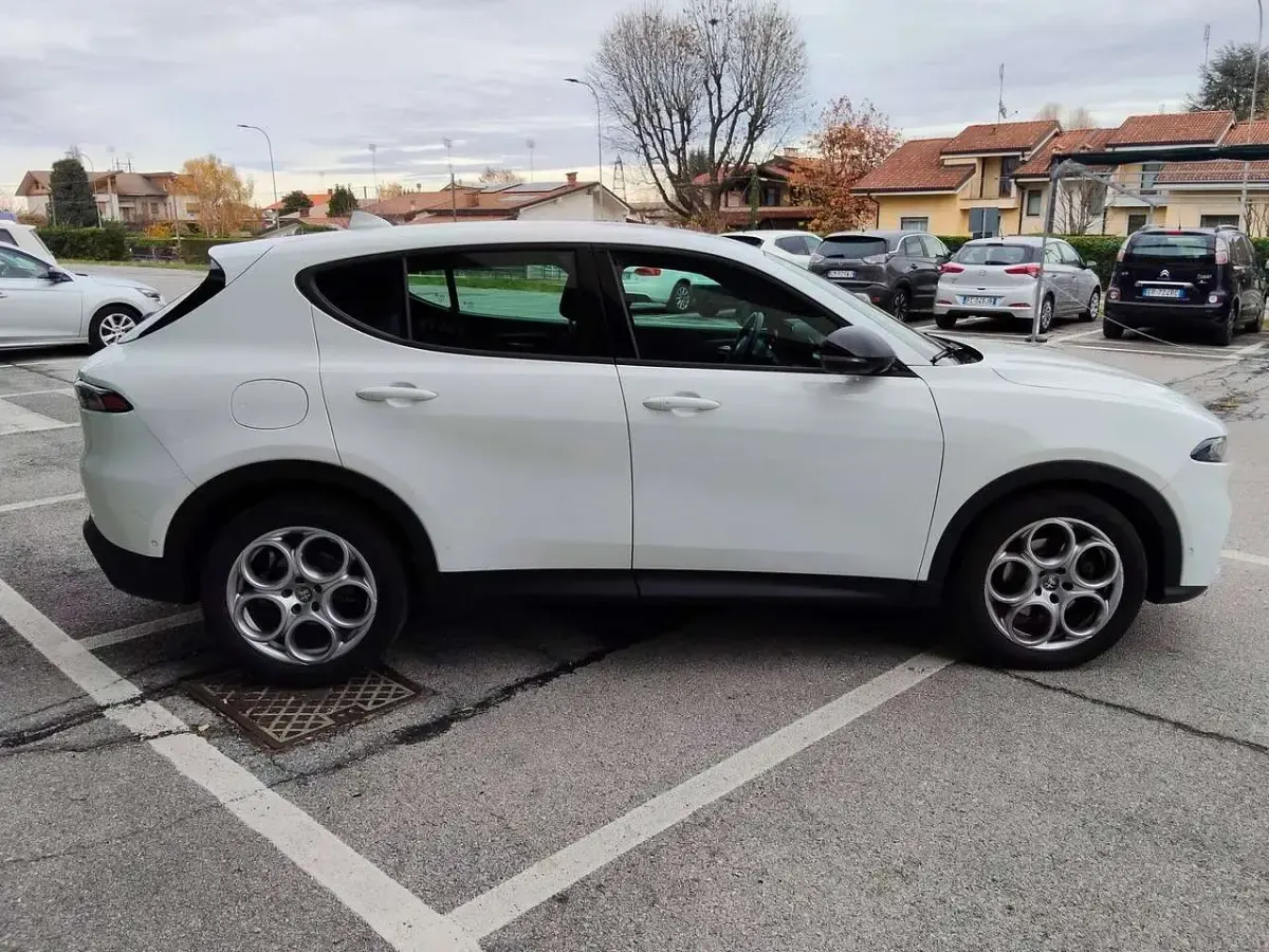 Usata Alfa Romeo Tonale Super 131 CV (96 kW) 2023 Bianco SUV