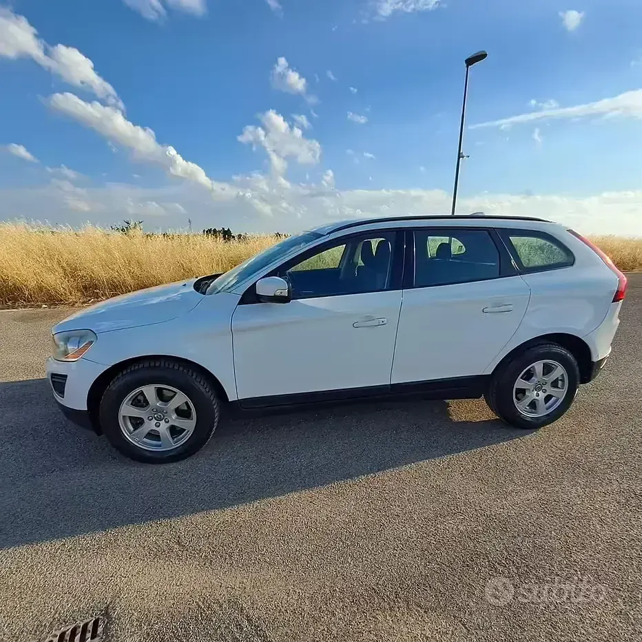 Usata Volvo XC60 Kinetic 163 CV (119 kW) 2012 Bianco SUV