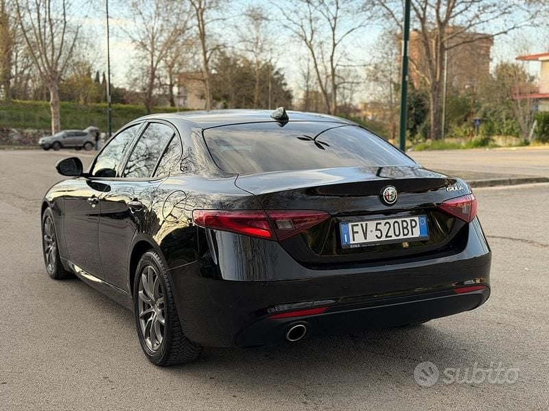 Usata Alfa Romeo Giulia Executive 160 CV (117 kW) 2019 Nero Berlina