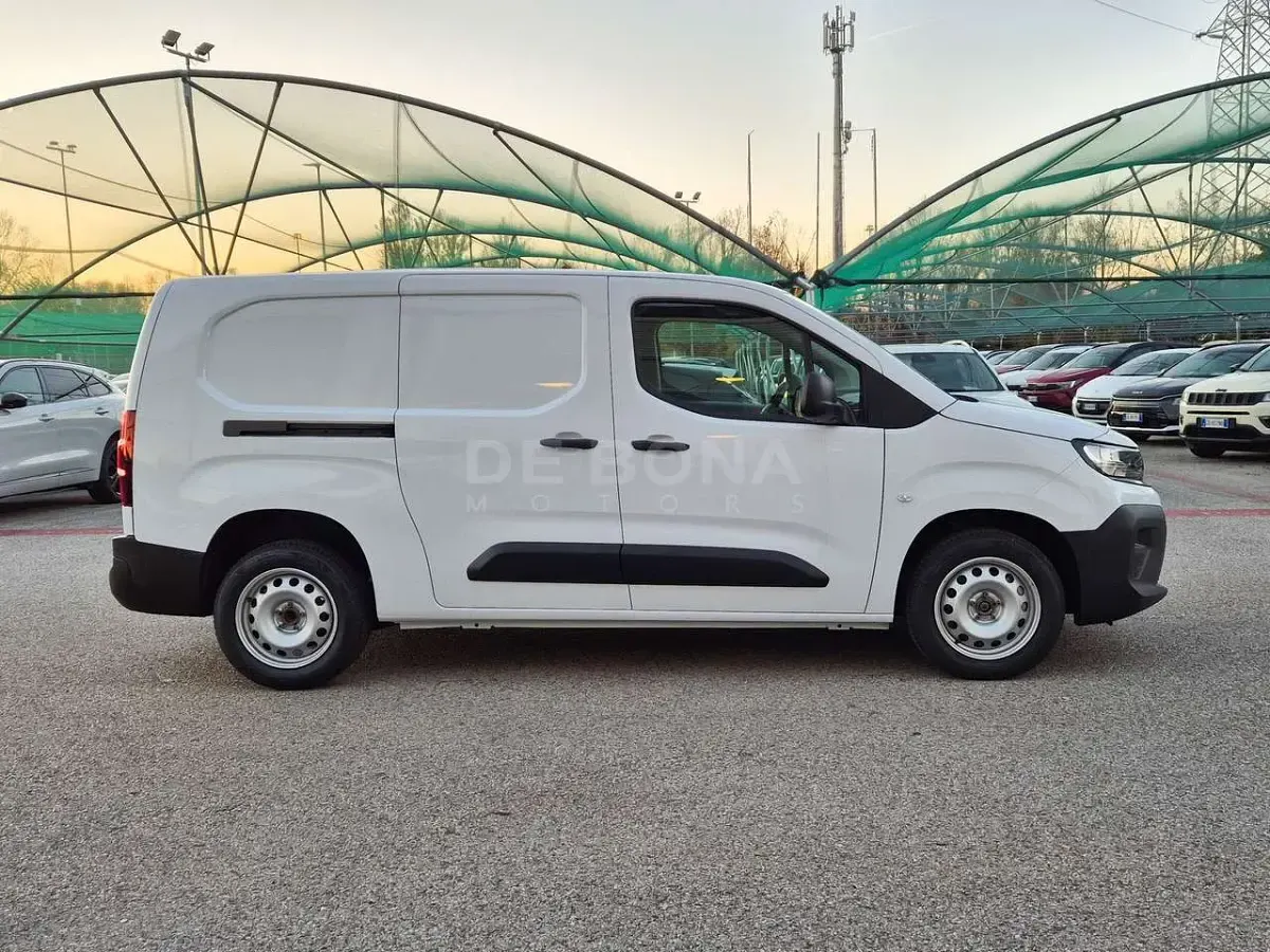 Nuova Opel Combo S 131 CV (96 kW) 2026 Kaolin white Monovolume