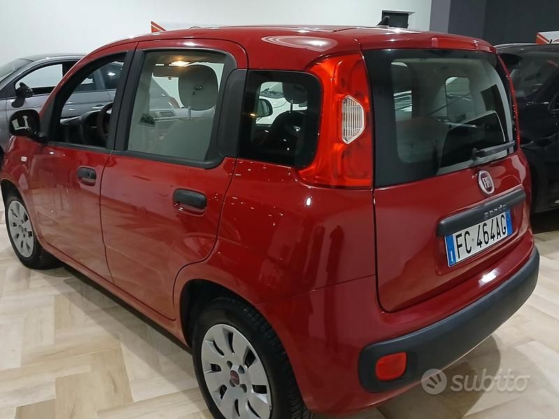 Usata Fiat Panda Pop 69 CV (50 kW) 2015 Rosso Berlina