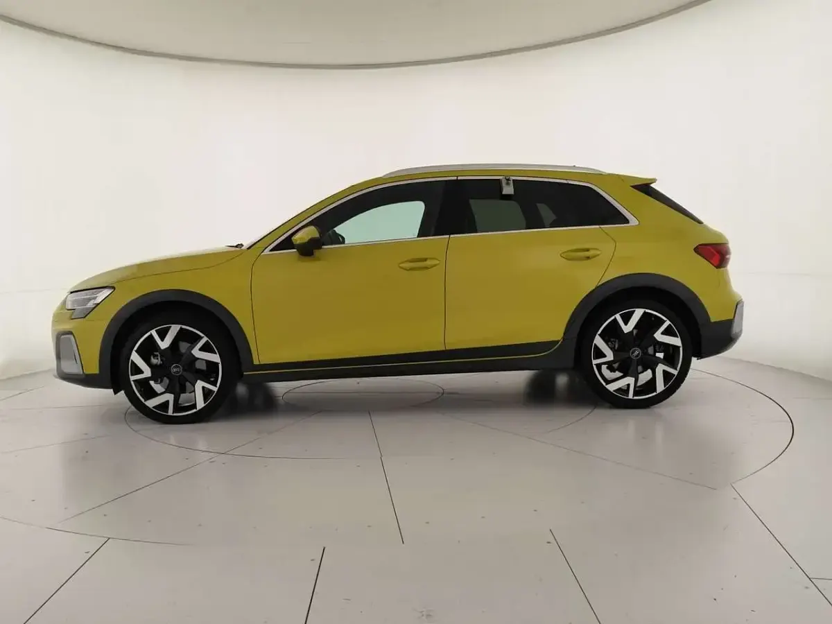 Usata Audi A3 Ambiente 150 CV (110 kW) 2025 Giallo pitone Berlina