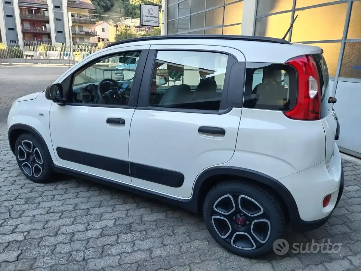 Usata Fiat Panda City Life 69 CV (50 kW) 2022 Bianco Utilitaria