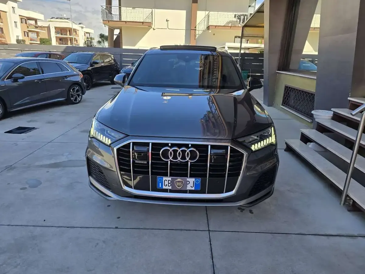Usata Audi Q7 Ambiente 286 CV (210 kW) 2020 Grigio SUV