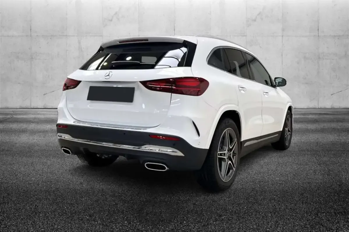 Usata Mercedes GLA200 Advanced Plus 150 CV (110 kW) 2025 Bianco SUV