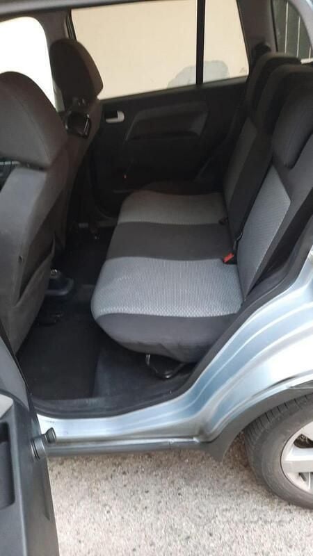 Usata Ford Fusion 101 CV (74 kW) 2005 Blu Berlina