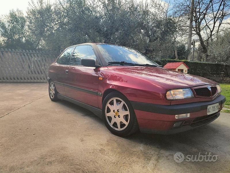 Usata Lancia Delta 139 CV (102 kW) 1995 Utilitaria