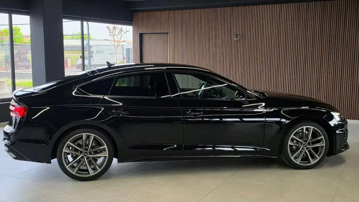 Nuova Audi A5 Sportback S-Line 204 CV (150 kW) 2025 Nero Utilitaria