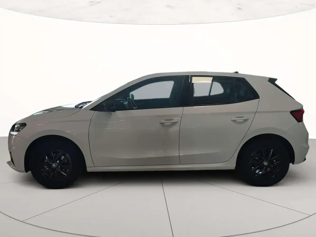 Usata Skoda Fabia Selection 95 CV (69 kW) 2025 Bianco luna metallizzato Berlina
