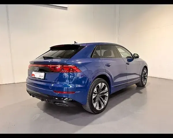 Usata Audi Q8 S-line plus 394 CV (289 kW) 2024 Blu SUV