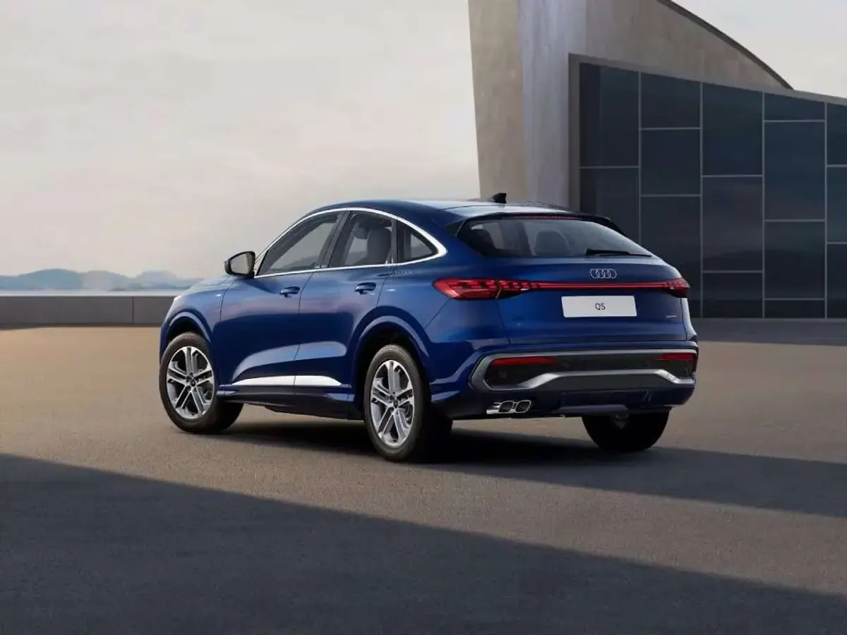 Nuova Audi Q5 Sportback S-Line 204 CV (150 kW) 2026 Blu navarra metallizzato SUV