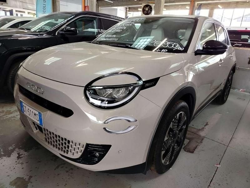 Beige Usata 2025 Fiat 600 La Prima SUV | 19.950 € (Super prezzo) - Immagine 1/4