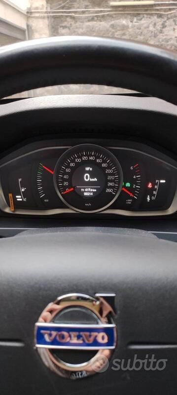 Usata Volvo V60 CC 150 CV (110 kW) 2016 Nero Station wagon