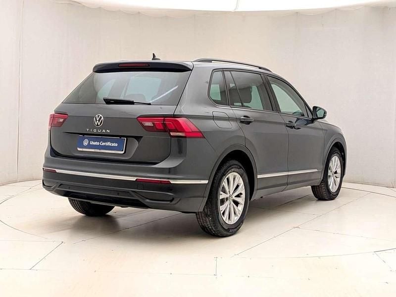 Usata VW Tiguan Life 122 CV (89 kW) 2023 Grigio SUV