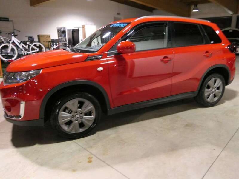 Usata Suzuki Vitara Cool 129 CV (94 kW) 2022 Rosso pastello SUV