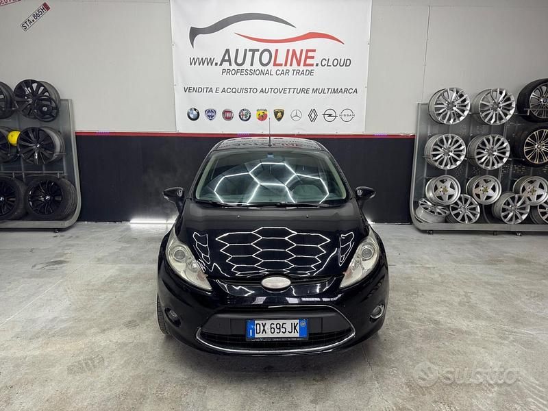 Usata Ford Fiesta 97 CV (71 kW) 2009 Nero Utilitaria
