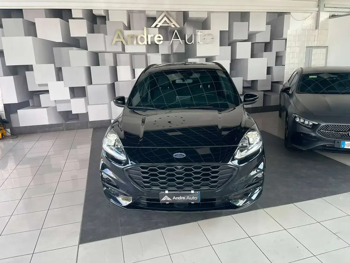 Usata Ford Kuga ST-Line X 120 CV (88 kW) 2023 Nero agate SUV
