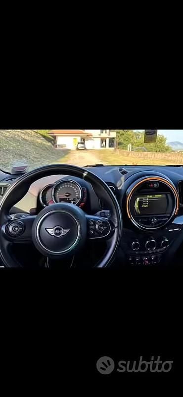 Usata Mini Cooper D Countryman Business 150 CV (110 kW) 2017 Nero SUV