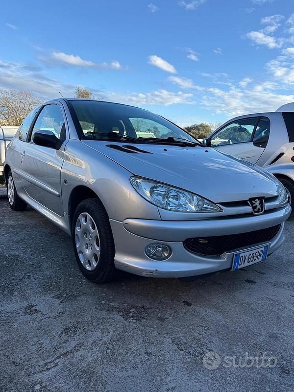 Usata Peugeot 206 74 CV (54 kW) 2009 Grigio Utilitaria