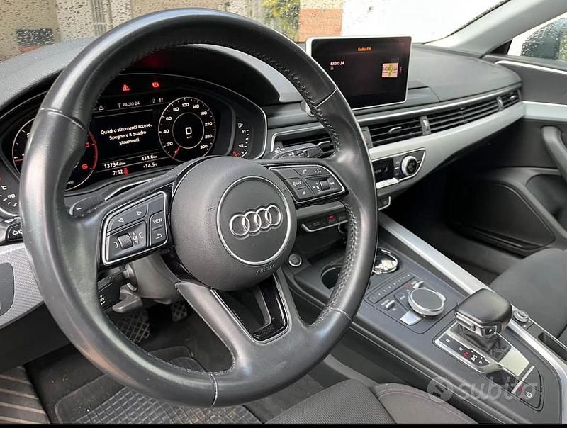 Usata Audi A5 190 CV (139 kW) 2019 Grigio Coupé